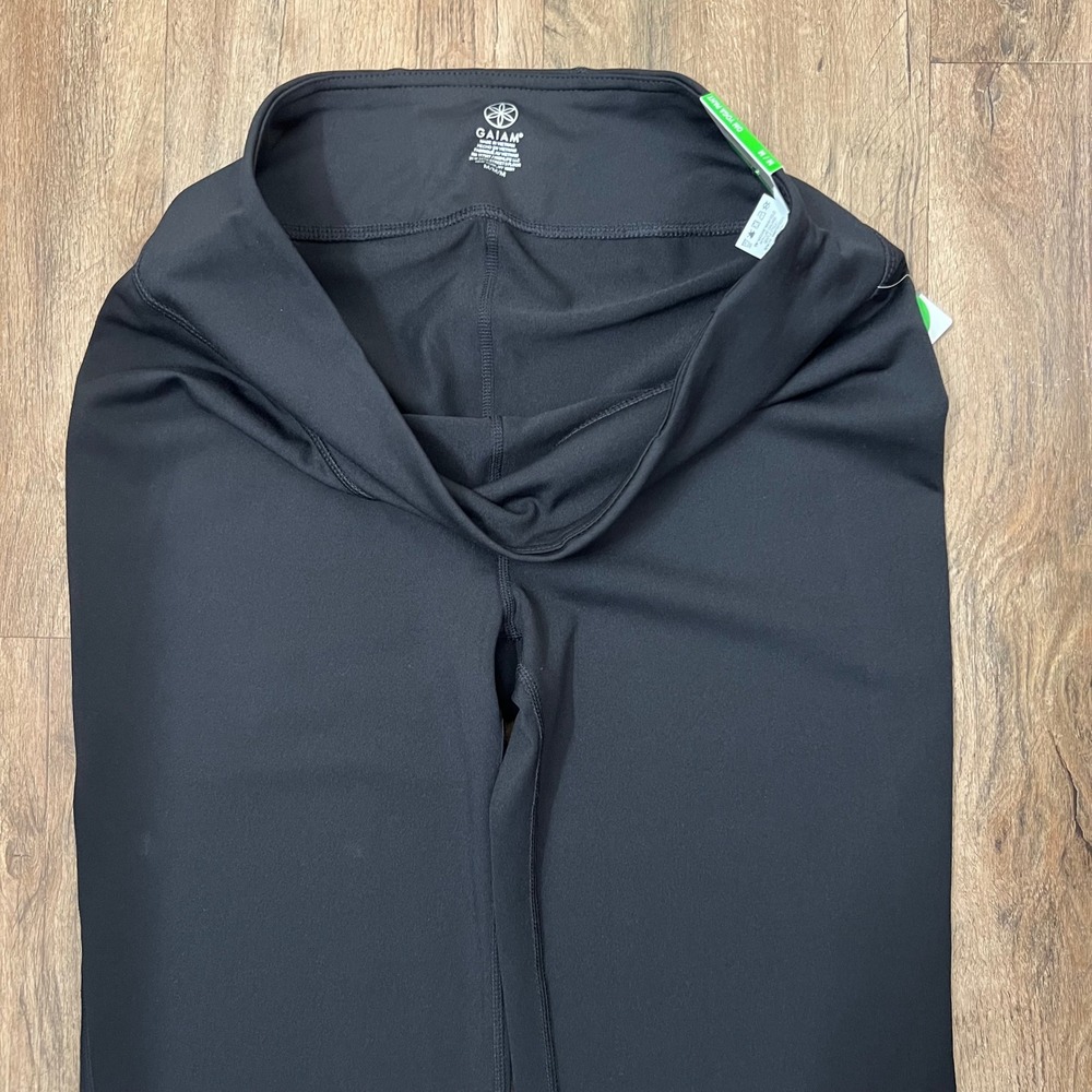 Gaiam Om-Dri Black Flare Yoga Pants Womens Medium Om Fit Activewear New - Picture 8 of 10